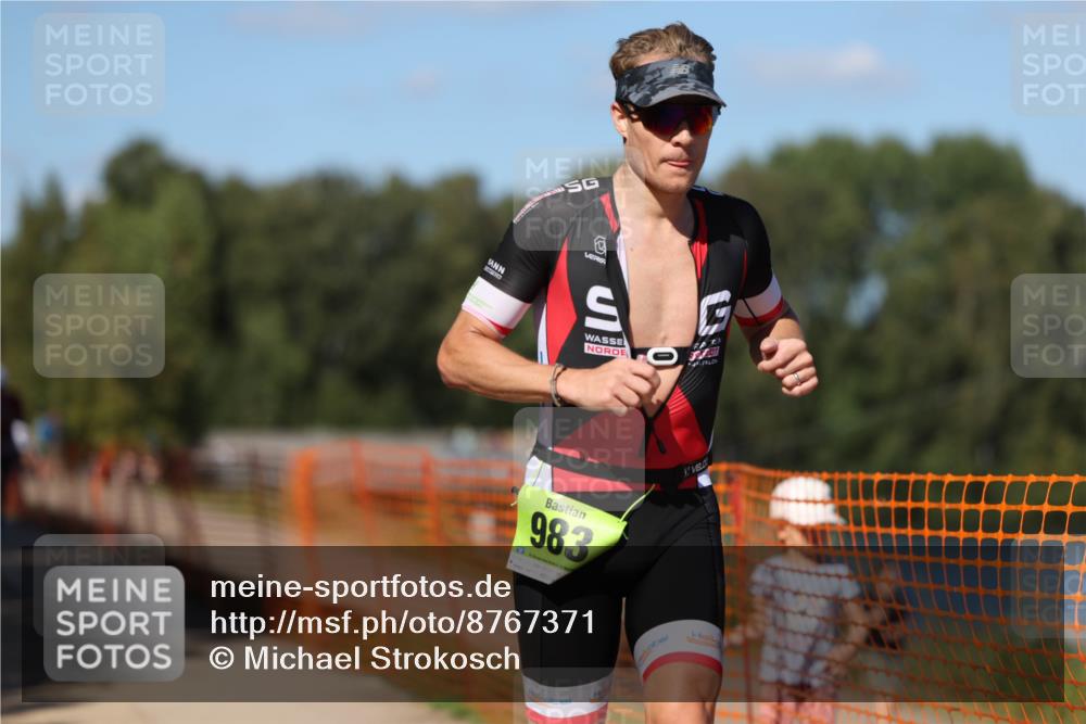 07.09.2025 - 19. Norderstedt Triathlon Michael Strokosch http://msf.ph/oto/8767371 07.09.2025 15:17:43 Laufen 982, 983 meine-sportfotos.de