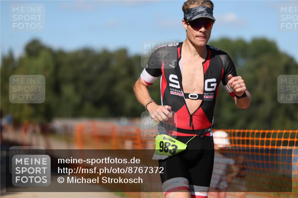 07.09.2025 - 19. Norderstedt Triathlon Michael Strokosch http://msf.ph/oto/8767372 07.09.2025 15:17:43 Laufen 982, 983 meine-sportfotos.de