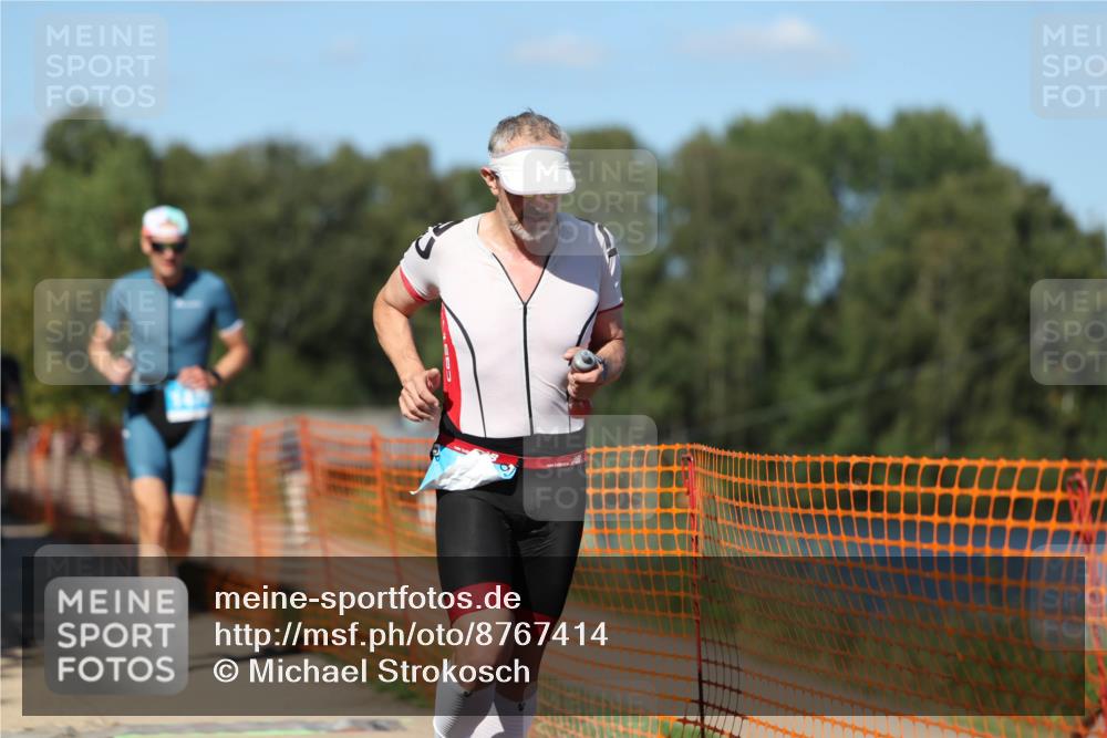 07.09.2025 - 19. Norderstedt Triathlon Michael Strokosch http://msf.ph/oto/8767414 07.09.2025 15:18:01 Laufen 398, 422, 896, 970, 990, 1478 meine-sportfotos.de