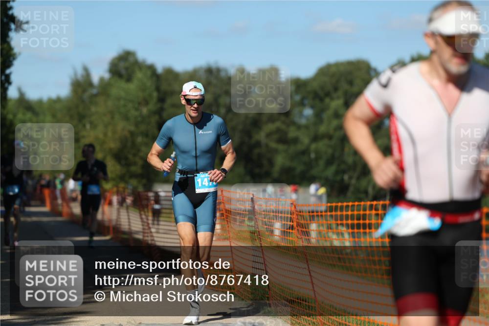 07.09.2025 - 19. Norderstedt Triathlon Michael Strokosch http://msf.ph/oto/8767418 07.09.2025 15:18:01 Laufen 398, 422, 896, 970, 990, 1478 meine-sportfotos.de