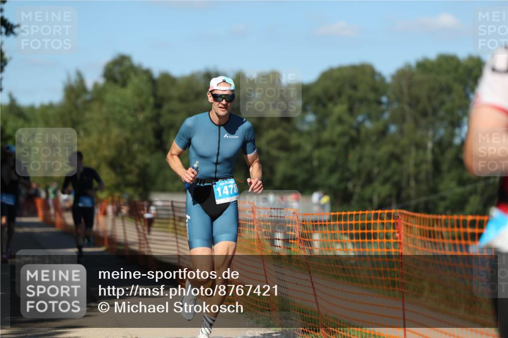 07.09.2025 - 19. Norderstedt Triathlon Michael Strokosch http://msf.ph/oto/8767421 07.09.2025 15:18:02 Laufen 398, 422, 896, 990, 1478 meine-sportfotos.de