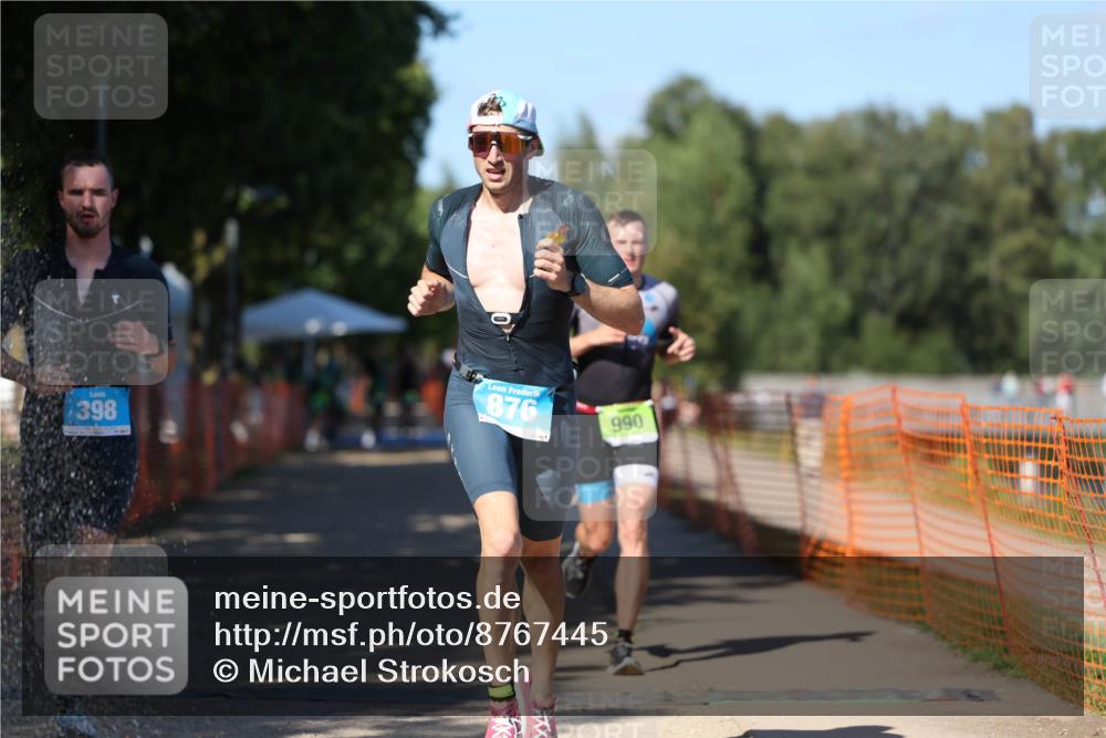 07.09.2025 - 19. Norderstedt Triathlon Michael Strokosch http://msf.ph/oto/8767445 07.09.2025 15:18:07 Laufen 398, 990, 1478 meine-sportfotos.de
