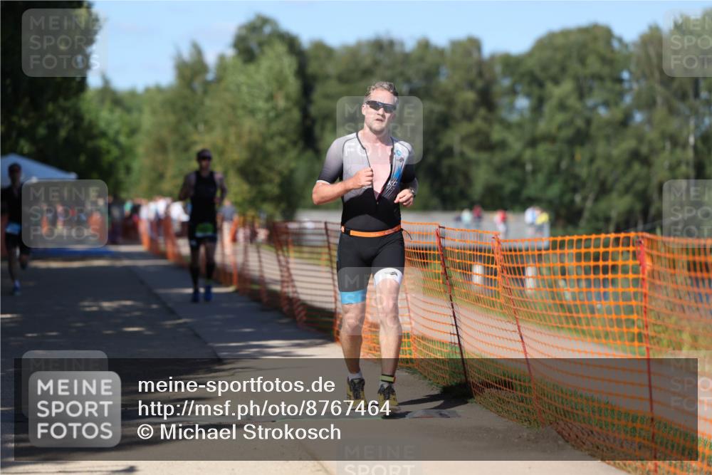 07.09.2025 - 19. Norderstedt Triathlon Michael Strokosch http://msf.ph/oto/8767464 07.09.2025 15:18:18 Laufen 877, 991, 1027, 1505 meine-sportfotos.de