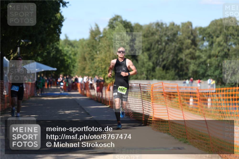 07.09.2025 - 19. Norderstedt Triathlon Michael Strokosch http://msf.ph/oto/8767474 07.09.2025 15:18:22 Laufen 877, 991, 1027, 1505 meine-sportfotos.de