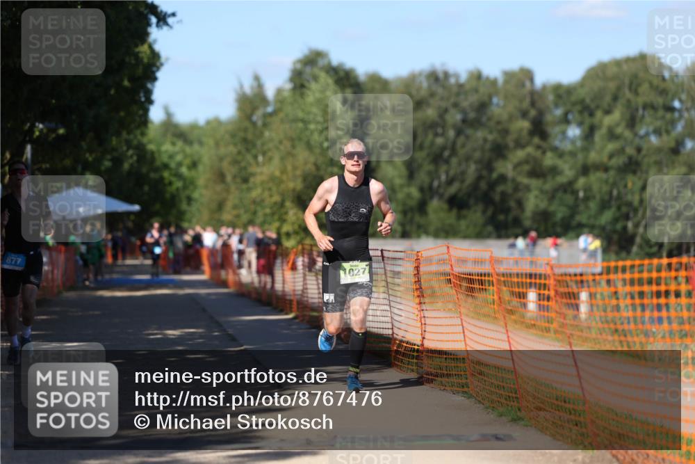 07.09.2025 - 19. Norderstedt Triathlon Michael Strokosch http://msf.ph/oto/8767476 07.09.2025 15:18:22 Laufen 877, 991, 1027, 1505 meine-sportfotos.de