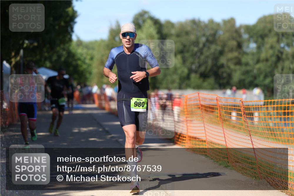 07.09.2025 - 19. Norderstedt Triathlon Michael Strokosch http://msf.ph/oto/8767539 07.09.2025 15:18:57 Laufen 374, 1020, 1026 meine-sportfotos.de