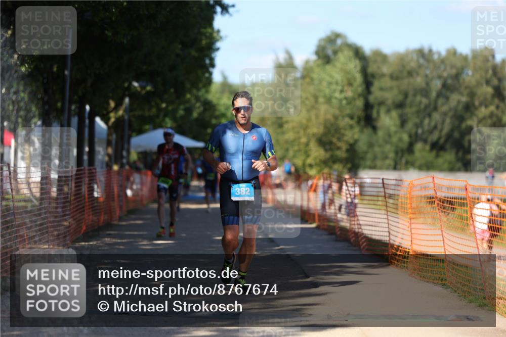 07.09.2025 - 19. Norderstedt Triathlon Michael Strokosch http://msf.ph/oto/8767674 07.09.2025 15:19:45 Laufen 382, 959 meine-sportfotos.de