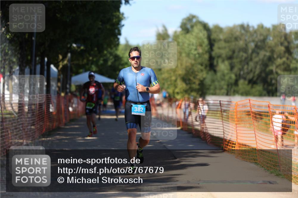 07.09.2025 - 19. Norderstedt Triathlon Michael Strokosch http://msf.ph/oto/8767679 07.09.2025 15:19:46 Laufen 382, 959 meine-sportfotos.de