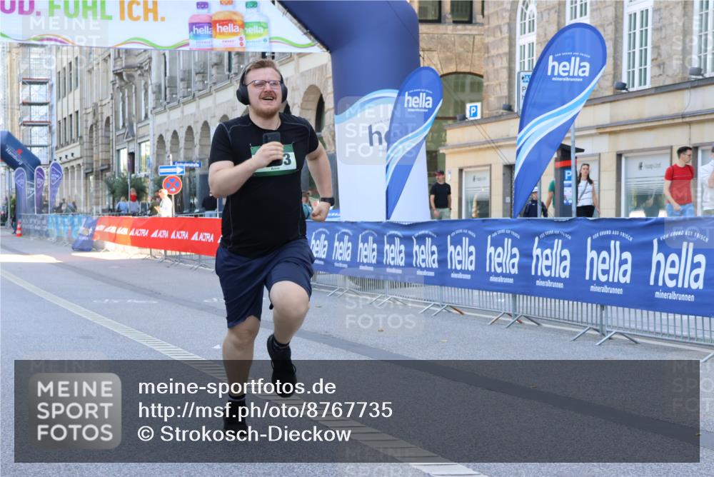 07.09.2025 - BARMER Alsterlauf Strokosch-Dieckow http://msf.ph/oto/8767735 07.09.2025 10:31:24 Ziel 2807, 4921, 4922 meine-sportfotos.de