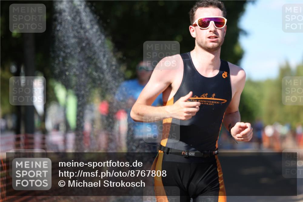 07.09.2025 - 19. Norderstedt Triathlon Michael Strokosch http://msf.ph/oto/8767808 07.09.2025 15:20:08 Laufen 900, 971, 1002, 1408 meine-sportfotos.de
