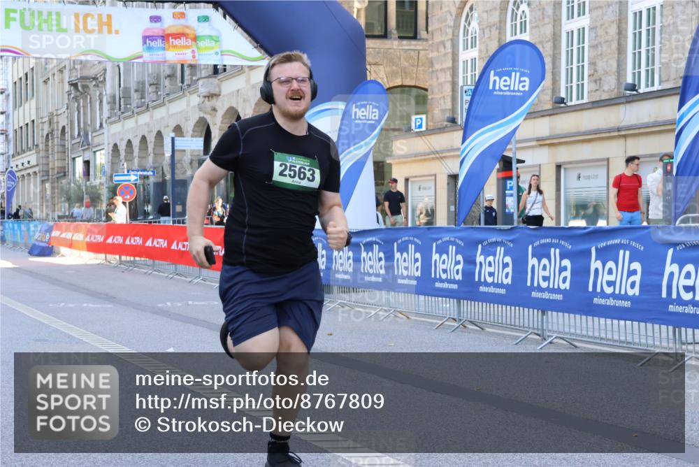 07.09.2025 - BARMER Alsterlauf Strokosch-Dieckow http://msf.ph/oto/8767809 07.09.2025 10:31:24 Ziel 2807, 4921, 4922 meine-sportfotos.de