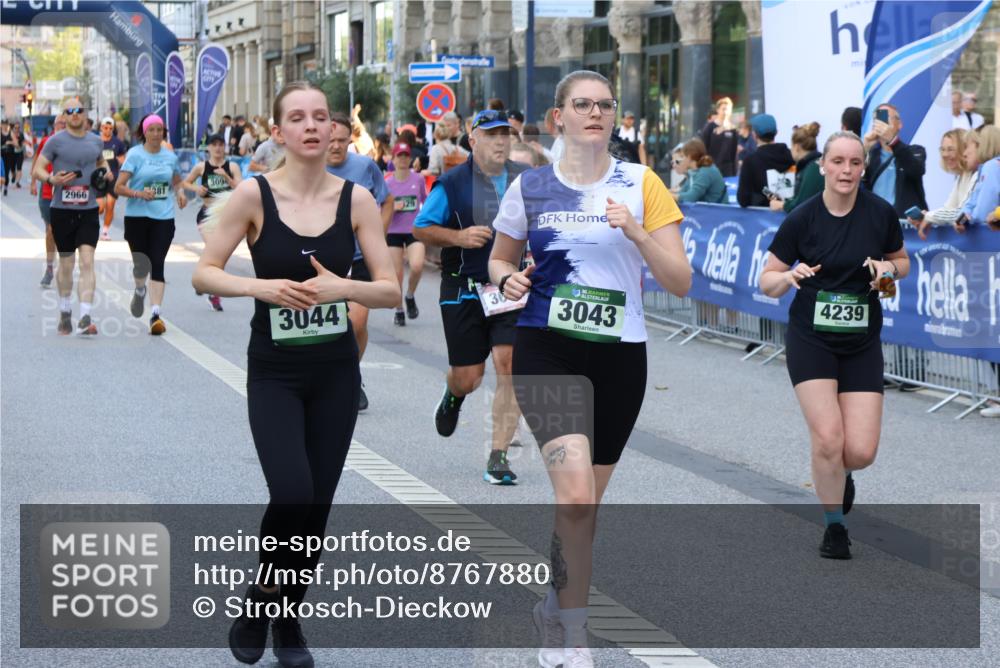 07.09.2025 - BARMER Alsterlauf Strokosch-Dieckow http://msf.ph/oto/8767880 07.09.2025 10:11:02 Ziel 2300, 2754, 2860, 2915, 3089, 3164, 3485, 3526, 3732, 3791, 3828, 4846, 5166, 5544, 5673, 5674, 8356 meine-sportfotos.de
