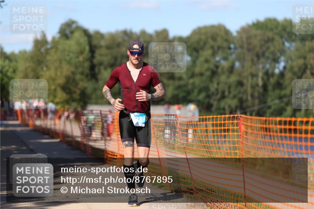 07.09.2025 - 19. Norderstedt Triathlon Michael Strokosch http://msf.ph/oto/8767895 07.09.2025 15:20:26 Laufen 393, 908, 1456 meine-sportfotos.de