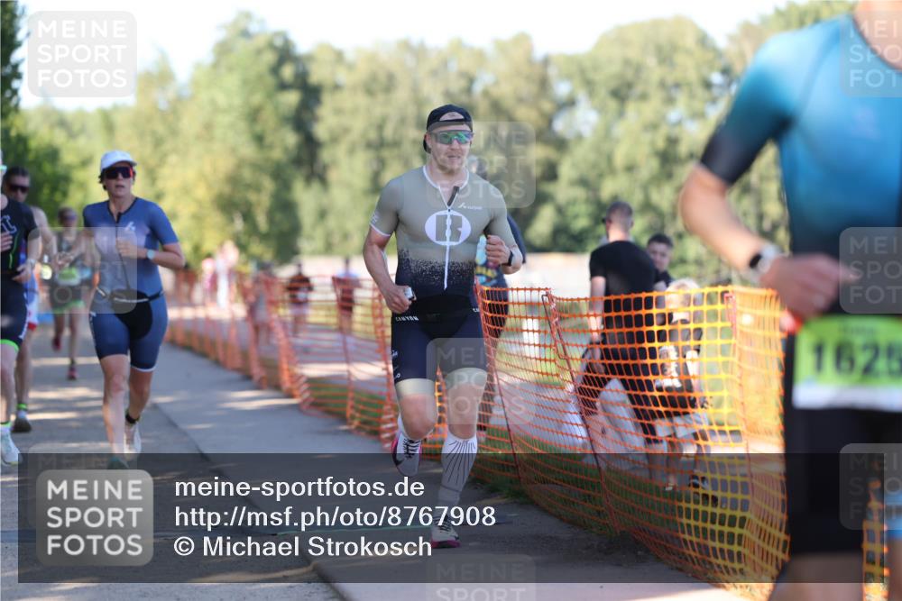 07.09.2025 - 19. Norderstedt Triathlon Michael Strokosch http://msf.ph/oto/8767908 07.09.2025 16:17:59 Laufen 397, 515, 884, 1044, 1076, 1450, 1595, 1625 meine-sportfotos.de