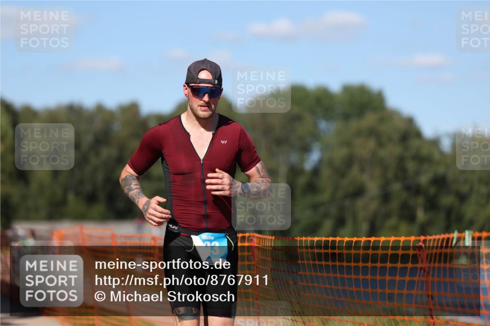 07.09.2025 - 19. Norderstedt Triathlon Michael Strokosch http://msf.ph/oto/8767911 07.09.2025 15:20:27 Laufen 393, 908, 1456 meine-sportfotos.de