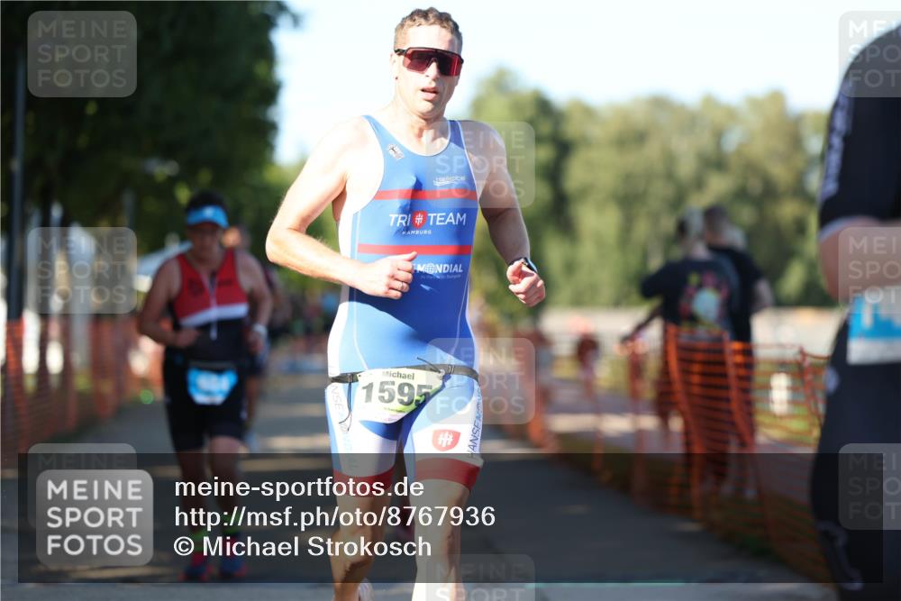 07.09.2025 - 19. Norderstedt Triathlon Michael Strokosch http://msf.ph/oto/8767936 07.09.2025 16:18:04 Laufen 438, 515, 884, 1044, 1076, 1450, 1595 meine-sportfotos.de