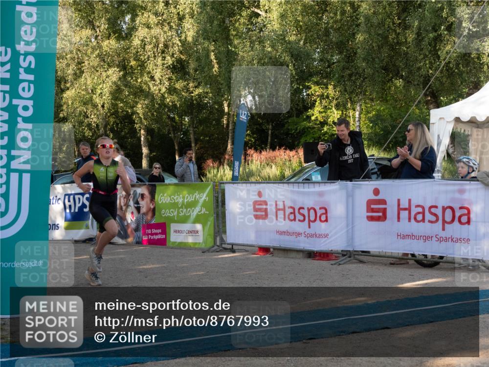 07.09.2025 - 19. Norderstedt Triathlon Zöllner http://msf.ph/oto/8767993 07.09.2025 09:13:22 Ziel 4 meine-sportfotos.de