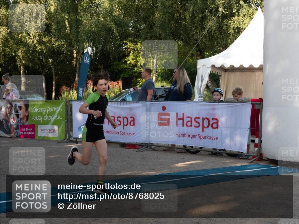 07.09.2025 - 19. Norderstedt Triathlon Zöllner http://msf.ph/oto/8768025 07.09.2025 09:13:47 Ziel 25, 54 meine-sportfotos.de
