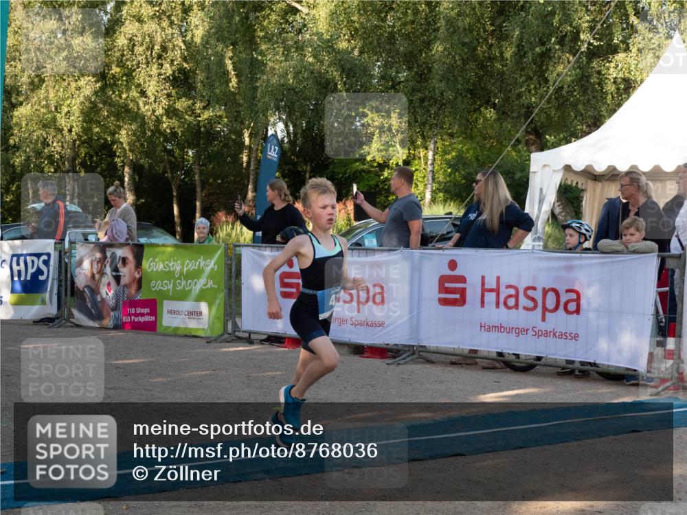 07.09.2025 - 19. Norderstedt Triathlon Zöllner http://msf.ph/oto/8768036 07.09.2025 09:14:05 Ziel 41, 49 meine-sportfotos.de