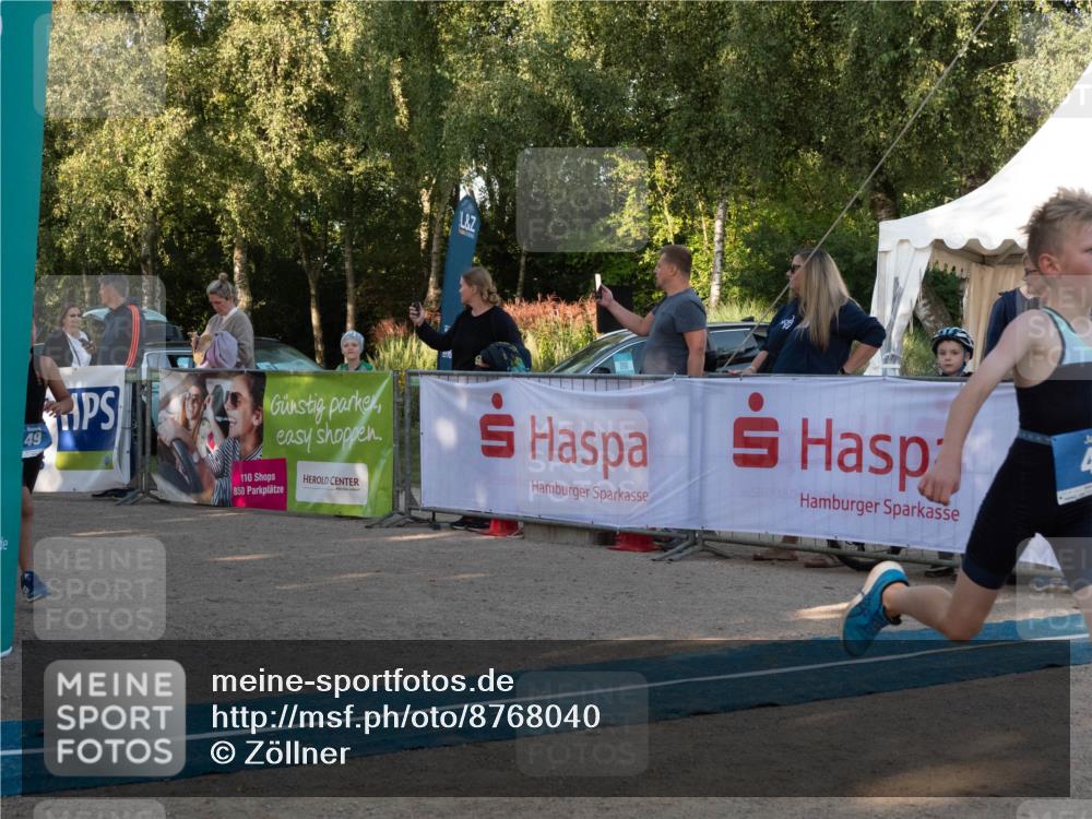 07.09.2025 - 19. Norderstedt Triathlon Zöllner http://msf.ph/oto/8768040 07.09.2025 09:14:06 Ziel 41, 49 meine-sportfotos.de