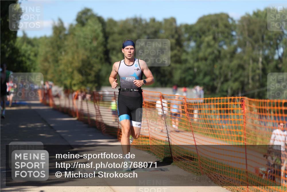 07.09.2025 - 19. Norderstedt Triathlon Michael Strokosch http://msf.ph/oto/8768071 07.09.2025 15:21:23 Laufen 992 meine-sportfotos.de