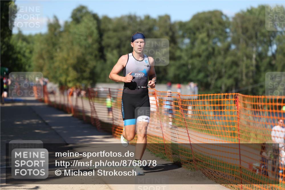 07.09.2025 - 19. Norderstedt Triathlon Michael Strokosch http://msf.ph/oto/8768078 07.09.2025 15:21:23 Laufen 992 meine-sportfotos.de