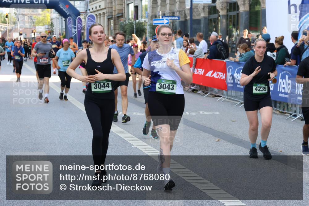 07.09.2025 - BARMER Alsterlauf Strokosch-Dieckow http://msf.ph/oto/8768080 07.09.2025 10:11:02 Ziel 2300, 2754, 2860, 2915, 3089, 3164, 3485, 3526, 3732, 3791, 3828, 4846, 5166, 5544, 5673, 5674, 8356 meine-sportfotos.de