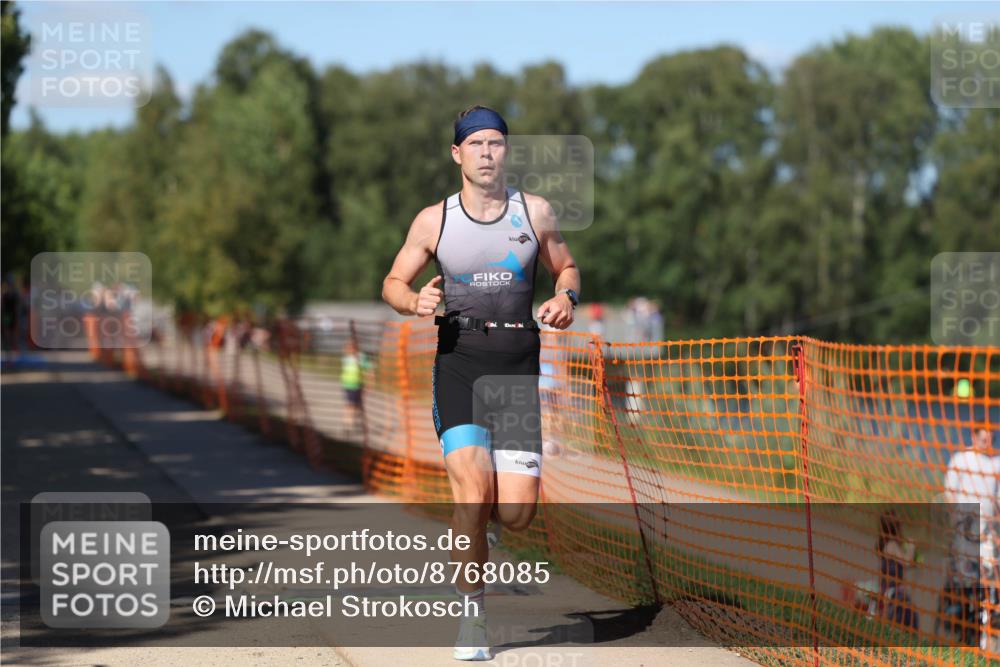 07.09.2025 - 19. Norderstedt Triathlon Michael Strokosch http://msf.ph/oto/8768085 07.09.2025 15:21:24 Laufen 992 meine-sportfotos.de