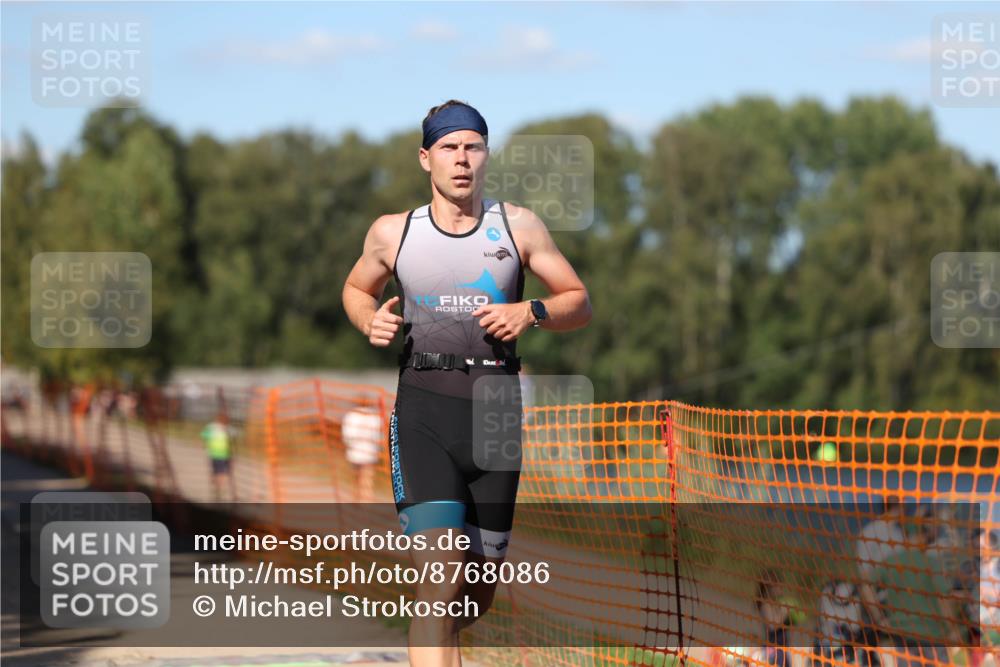07.09.2025 - 19. Norderstedt Triathlon Michael Strokosch http://msf.ph/oto/8768086 07.09.2025 15:21:24 Laufen 992 meine-sportfotos.de