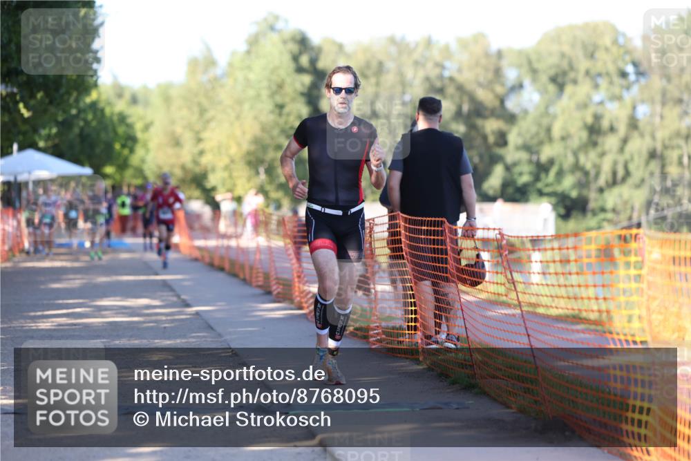 07.09.2025 - 19. Norderstedt Triathlon Michael Strokosch http://msf.ph/oto/8768095 07.09.2025 16:18:38 Laufen 467, 885, 905, 942 meine-sportfotos.de
