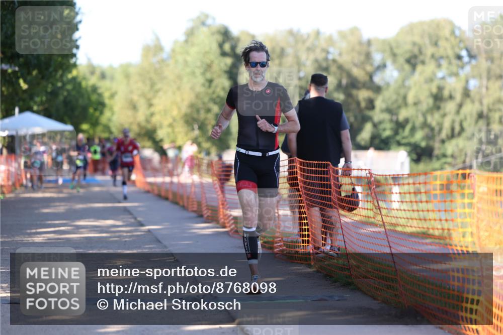 07.09.2025 - 19. Norderstedt Triathlon Michael Strokosch http://msf.ph/oto/8768098 07.09.2025 16:18:38 Laufen 467, 885, 905, 942 meine-sportfotos.de