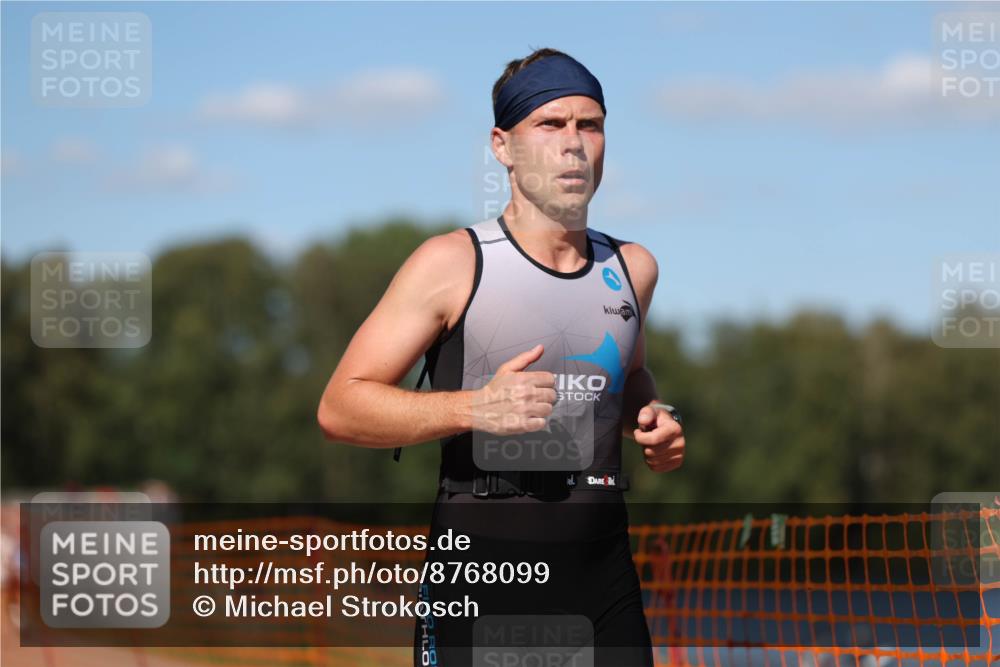 07.09.2025 - 19. Norderstedt Triathlon Michael Strokosch http://msf.ph/oto/8768099 07.09.2025 15:21:25 Laufen 992 meine-sportfotos.de