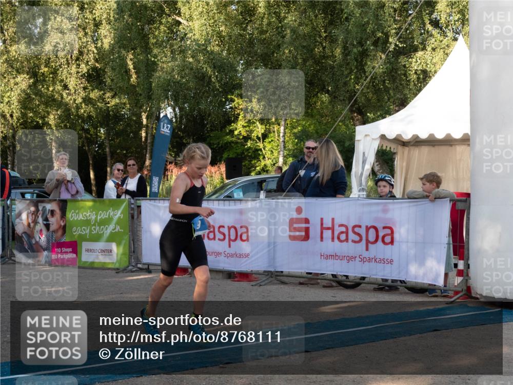07.09.2025 - 19. Norderstedt Triathlon Zöllner http://msf.ph/oto/8768111 07.09.2025 09:14:44 Ziel 9 meine-sportfotos.de