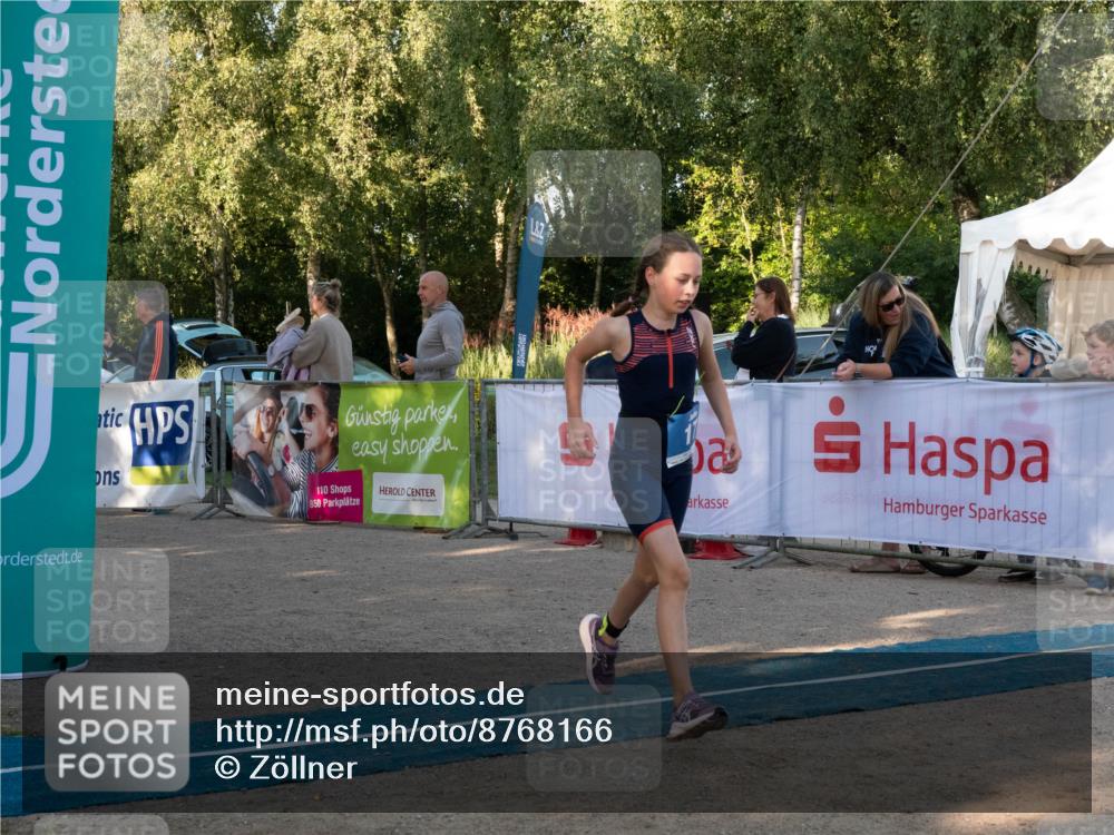 07.09.2025 - 19. Norderstedt Triathlon Zöllner http://msf.ph/oto/8768166 07.09.2025 09:15:48 Ziel 7, 17, 34 meine-sportfotos.de