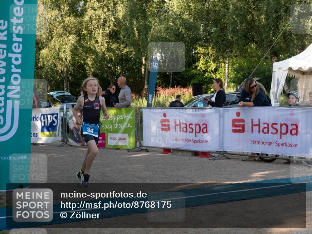07.09.2025 - 19. Norderstedt Triathlon Zöllner http://msf.ph/oto/8768175 07.09.2025 09:15:50 Ziel 7, 17, 34 meine-sportfotos.de