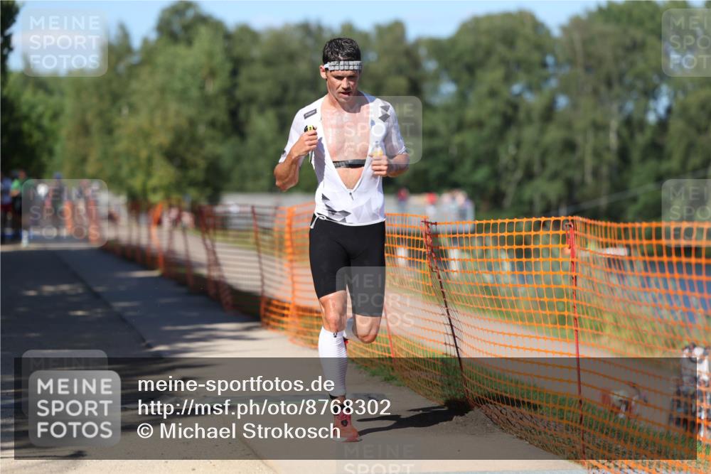 07.09.2025 - 19. Norderstedt Triathlon Michael Strokosch http://msf.ph/oto/8768302 07.09.2025 15:22:34 Laufen 364, 1501 meine-sportfotos.de