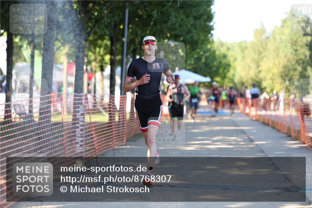 07.09.2025 - 19. Norderstedt Triathlon Michael Strokosch http://msf.ph/oto/8768307 07.09.2025 16:19:30 Laufen 534, 544, 1049 meine-sportfotos.de