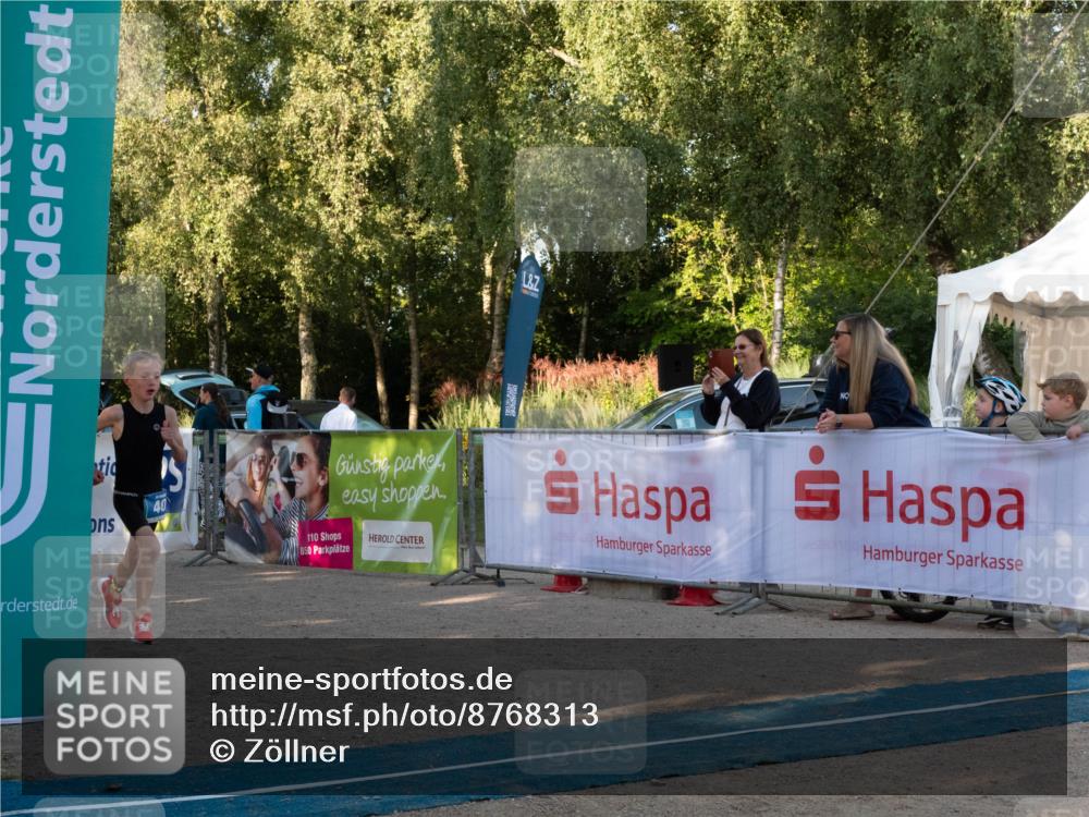 07.09.2025 - 19. Norderstedt Triathlon Zöllner http://msf.ph/oto/8768313 07.09.2025 09:17:13 Ziel 36, 40 meine-sportfotos.de
