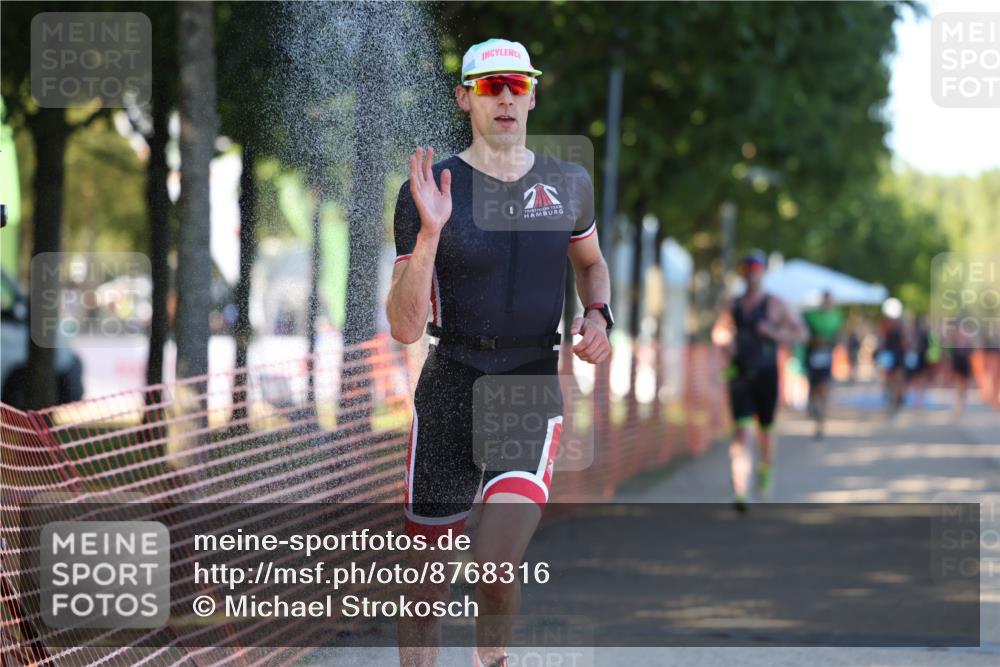 07.09.2025 - 19. Norderstedt Triathlon Michael Strokosch http://msf.ph/oto/8768316 07.09.2025 16:19:31 Laufen 534, 544, 1049 meine-sportfotos.de