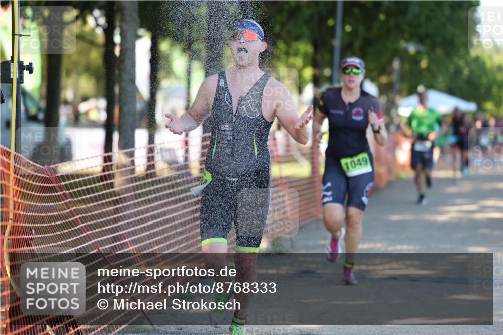 07.09.2025 - 19. Norderstedt Triathlon Michael Strokosch http://msf.ph/oto/8768333 07.09.2025 16:19:35 Laufen 534, 544, 939, 1049 meine-sportfotos.de