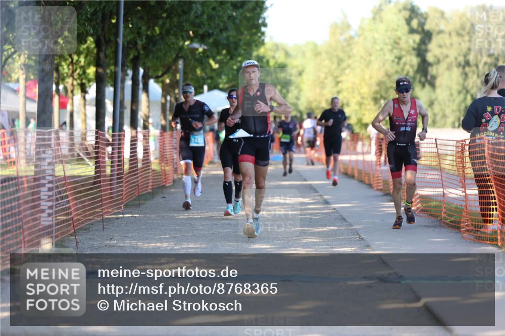 07.09.2025 - 19. Norderstedt Triathlon Michael Strokosch http://msf.ph/oto/8768365 07.09.2025 16:19:43 Laufen 415, 505, 939, 1403, 1413, 1614 meine-sportfotos.de