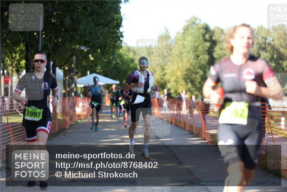07.09.2025 - 19. Norderstedt Triathlon Michael Strokosch http://msf.ph/oto/8768402 07.09.2025 16:19:53 Laufen 546, 873, 1052, 1097, 1413, 1614, 1620 meine-sportfotos.de