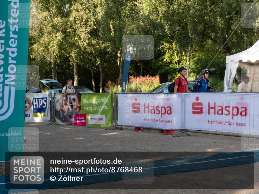 07.09.2025 - 19. Norderstedt Triathlon Zöllner http://msf.ph/oto/8768468 07.09.2025 09:18:06 Ziel 10 meine-sportfotos.de
