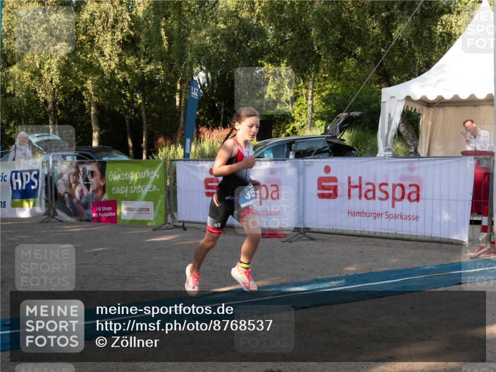 07.09.2025 - 19. Norderstedt Triathlon Zöllner http://msf.ph/oto/8768537 07.09.2025 09:19:23 Ziel 22, 35 meine-sportfotos.de