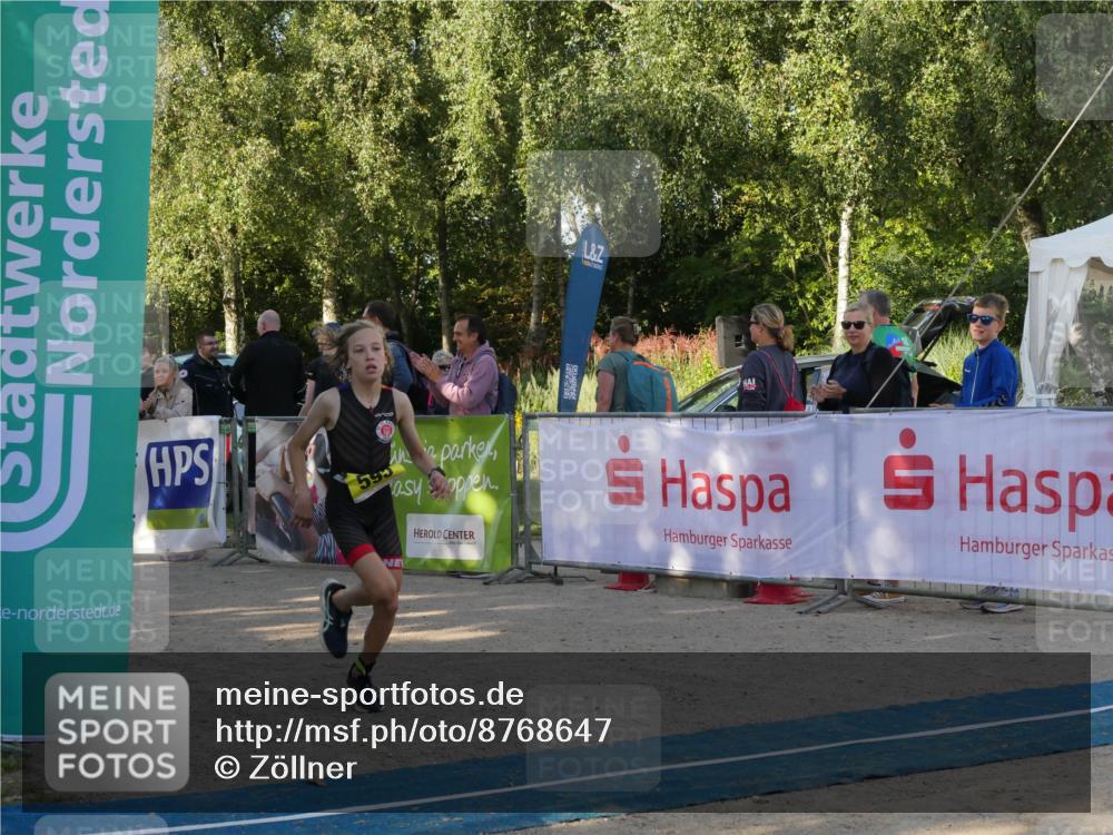 07.09.2025 - 19. Norderstedt Triathlon Zöllner http://msf.ph/oto/8768647 07.09.2025 09:45:55 Ziel 594, 595, 604 meine-sportfotos.de