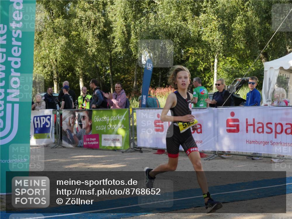 07.09.2025 - 19. Norderstedt Triathlon Zöllner http://msf.ph/oto/8768652 07.09.2025 09:45:56 Ziel 594, 595, 604 meine-sportfotos.de