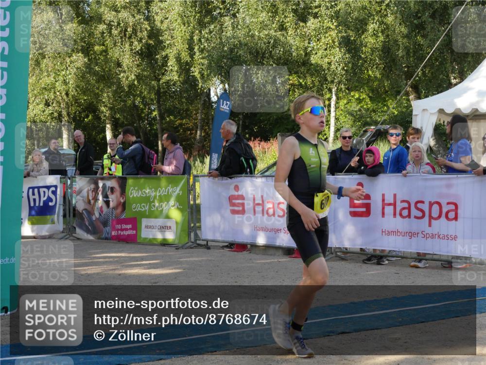 07.09.2025 - 19. Norderstedt Triathlon Zöllner http://msf.ph/oto/8768674 07.09.2025 09:46:05 Ziel 557, 600 meine-sportfotos.de