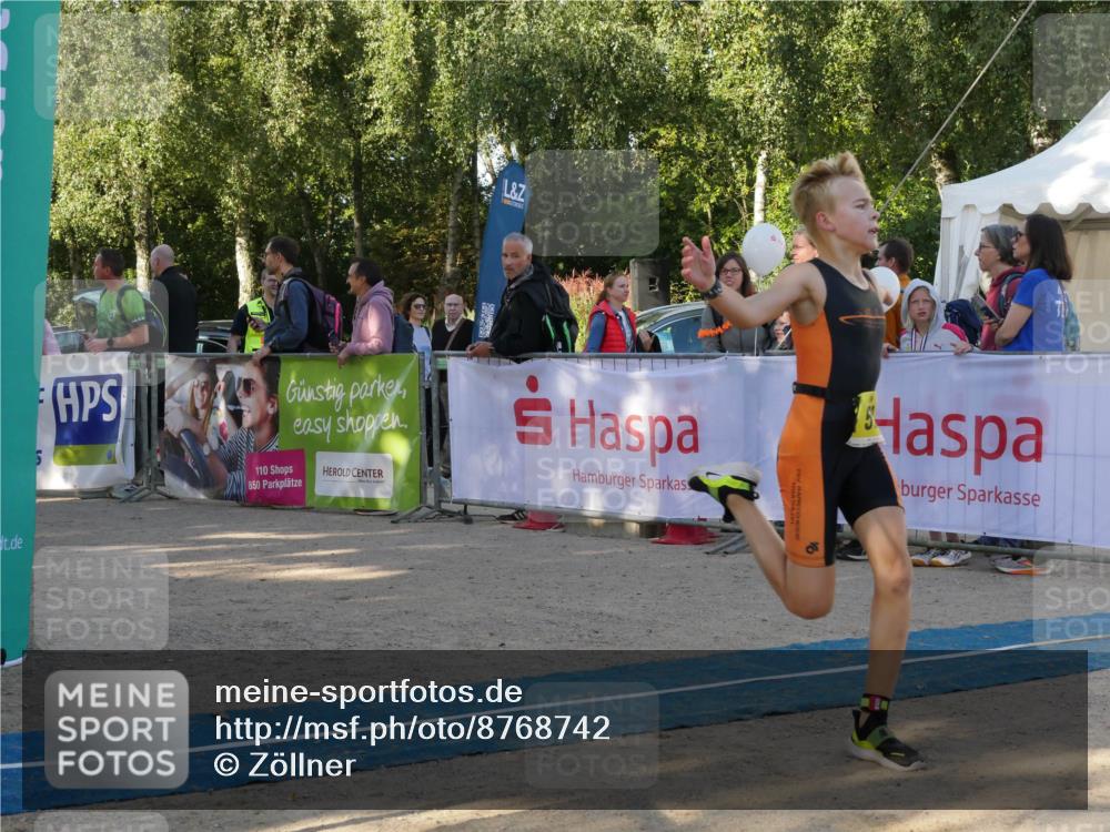 07.09.2025 - 19. Norderstedt Triathlon Zöllner http://msf.ph/oto/8768742 07.09.2025 09:46:58 Ziel 570, 633 meine-sportfotos.de