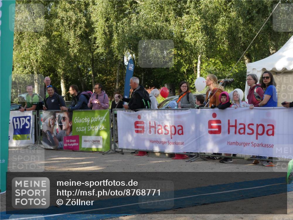 07.09.2025 - 19. Norderstedt Triathlon Zöllner http://msf.ph/oto/8768771 07.09.2025 09:47:16 Ziel 562, 609 meine-sportfotos.de