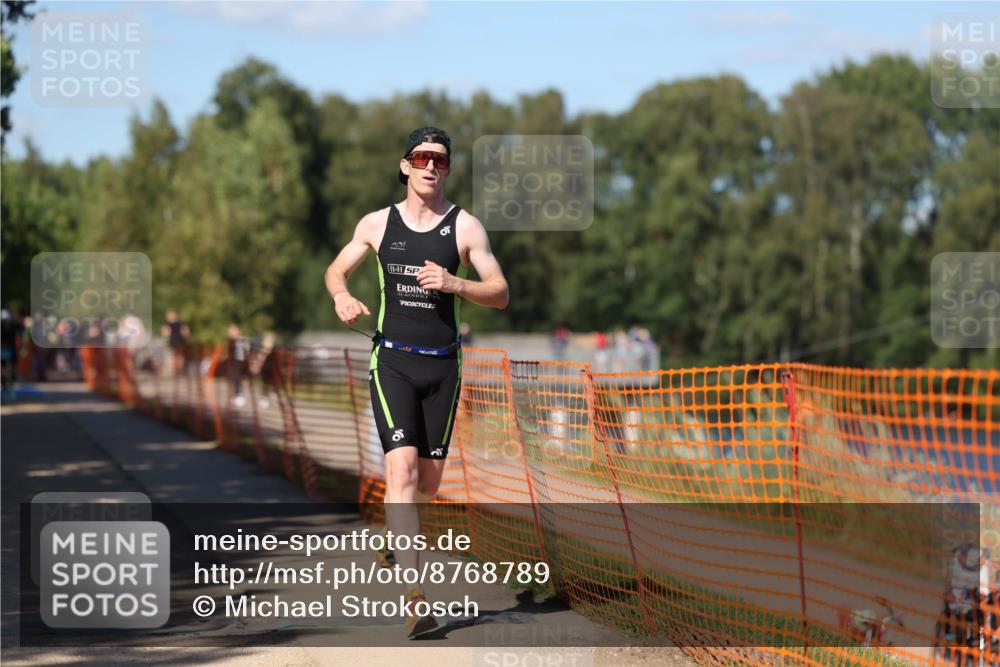 07.09.2025 - 19. Norderstedt Triathlon Michael Strokosch http://msf.ph/oto/8768789 07.09.2025 15:25:14 Laufen 995 meine-sportfotos.de